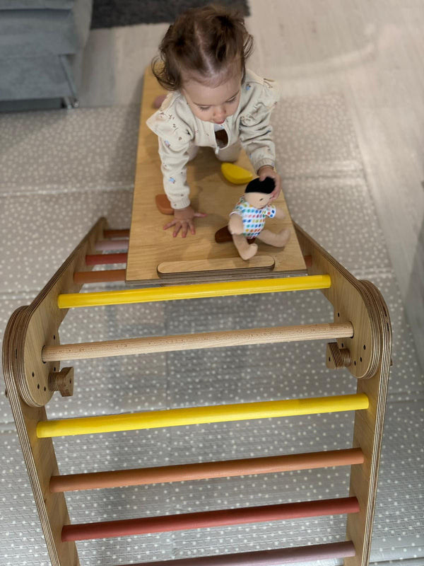 MONTESSORI PIKLER s toboganom i hvatištima / eko lak, u boji Sunset