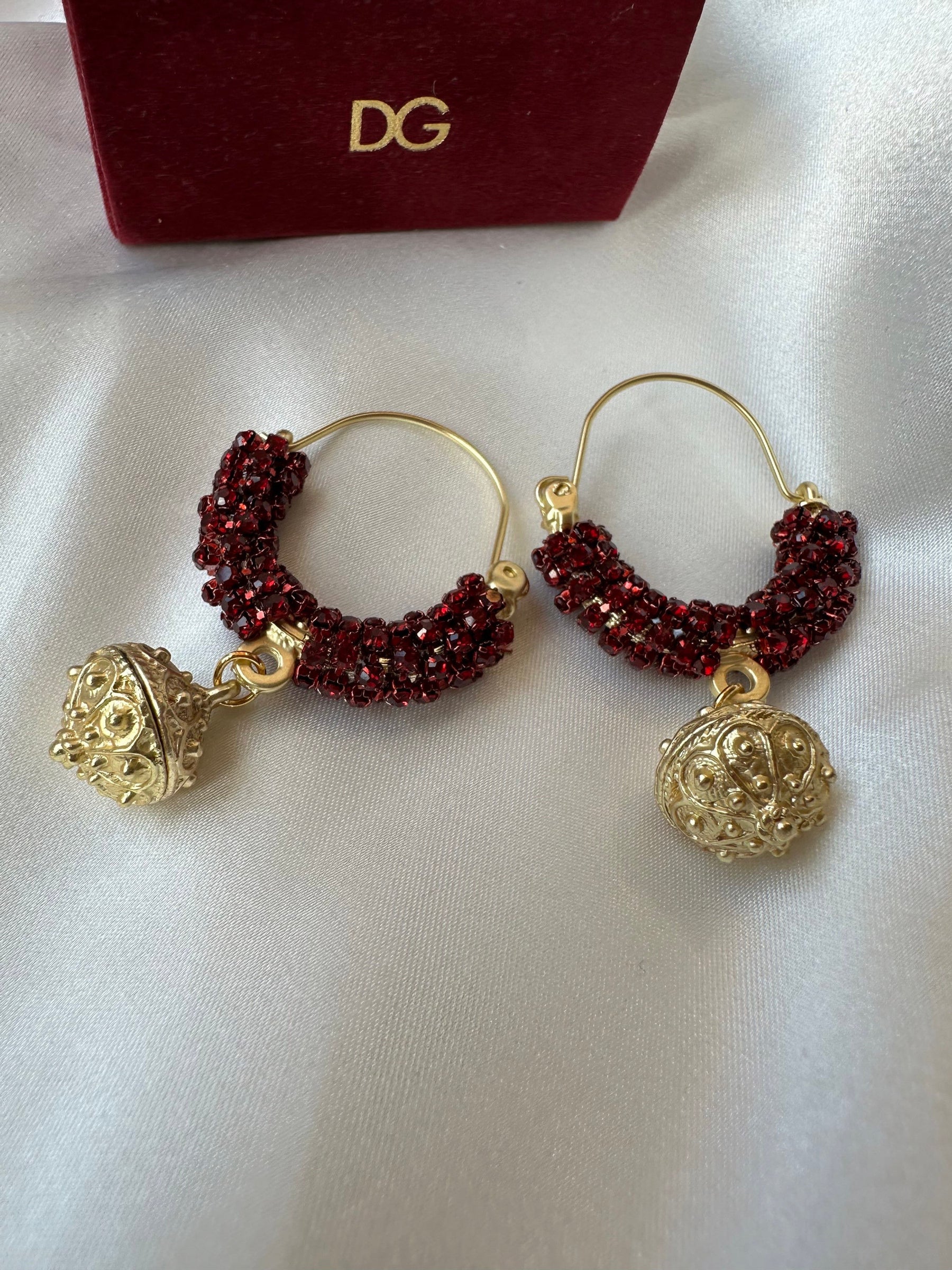 Burgundy Aura