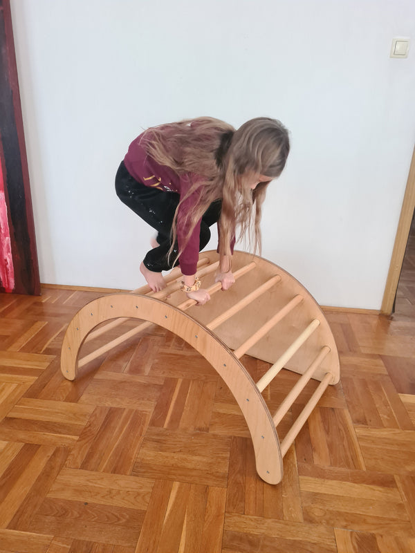 MONTESSORI ARCH / luk s daskom, penjalica i ljuljalica