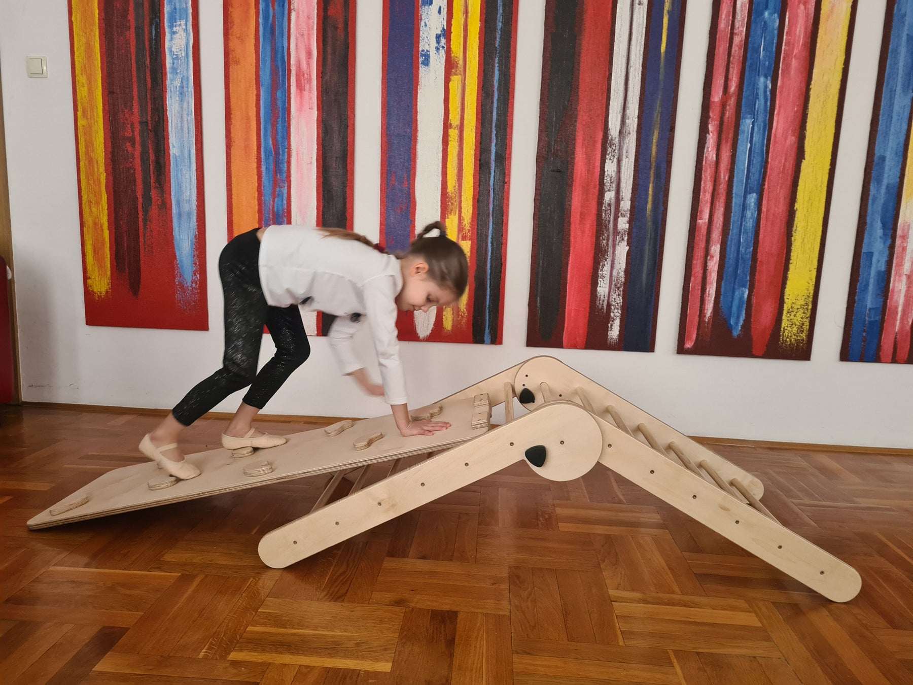 MONTESSORI PIKLER s toboganom i hvatištima / eko lak, u boji