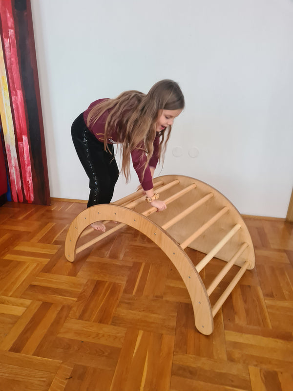 MONTESSORI ARCH / luk s daskom, penjalica i ljuljalica