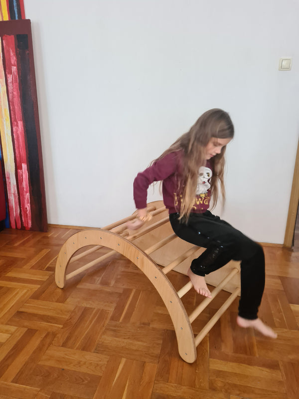 MONTESSORI ARCH / luk s daskom, penjalica i ljuljalica